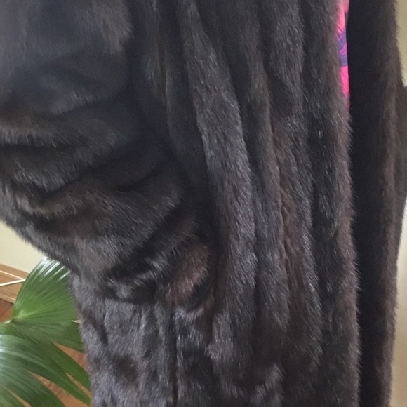 ELEGANT AUTHENTIC MINK FUR COAT - Picture 7 of 7